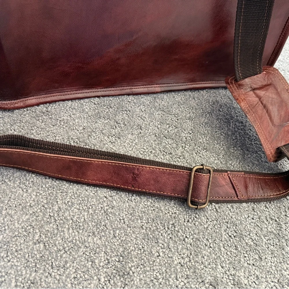 Brown Leather Men's Briefcase - Classic Professional Satchel